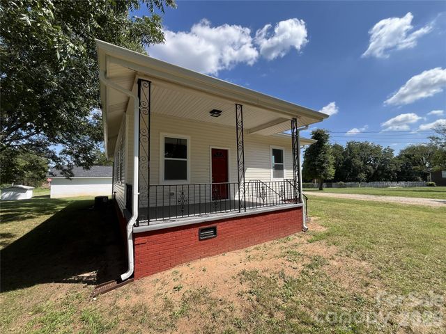 6270 Nc 16 Highway N, Conover, NC 28613