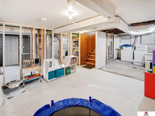 1819 Perkins Boulevard, Lincoln, NE 68502