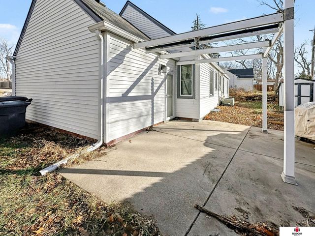 1819 Perkins Boulevard, Lincoln, NE 68502