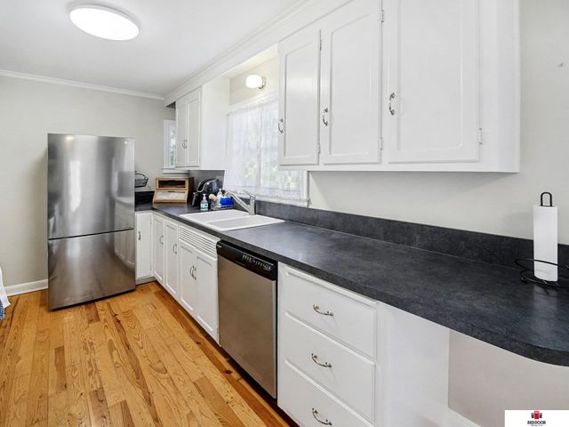 1819 Perkins Boulevard, Lincoln, NE 68502