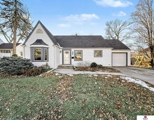 1819 Perkins Boulevard, Lincoln, NE 68502