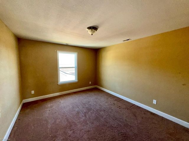 1807 Broadfield RD, Norfolk, VA 23503