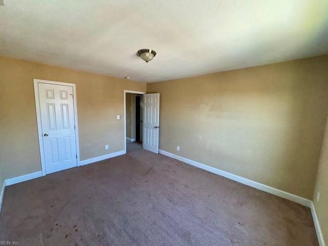 1807 Broadfield RD, Norfolk, VA 23503