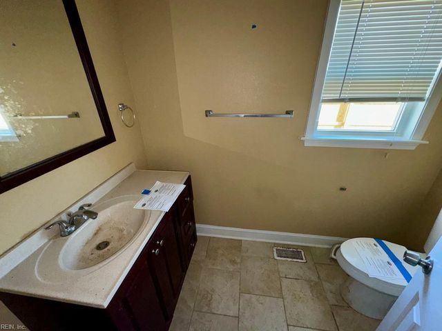 1807 Broadfield RD, Norfolk, VA 23503