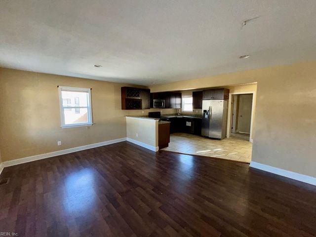 1807 Broadfield RD, Norfolk, VA 23503