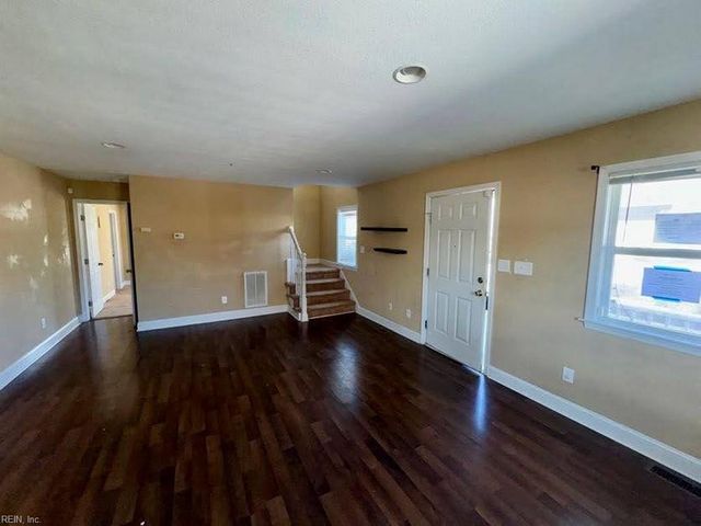 1807 Broadfield RD, Norfolk, VA 23503