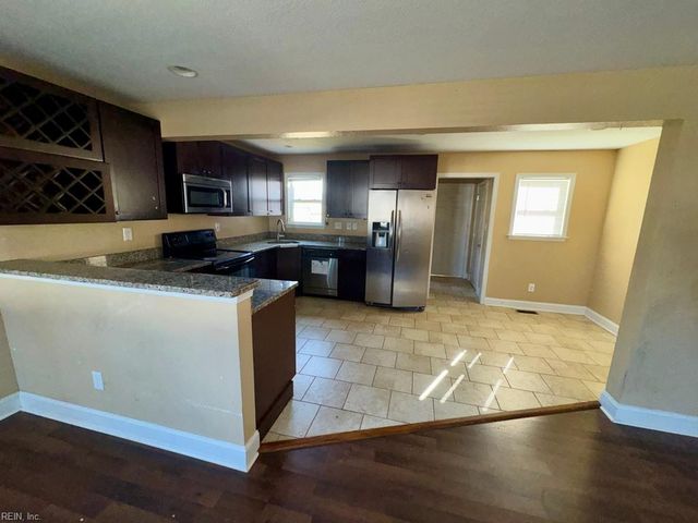 1807 Broadfield RD, Norfolk, VA 23503