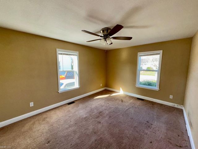 1807 Broadfield RD, Norfolk, VA 23503