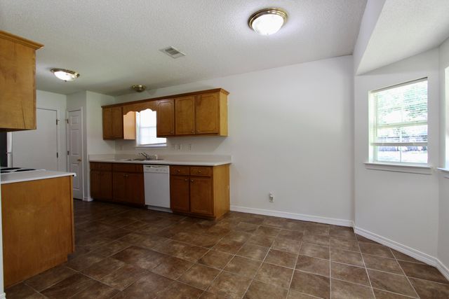 2895 Pansy Avenue, Crestview, FL 32539