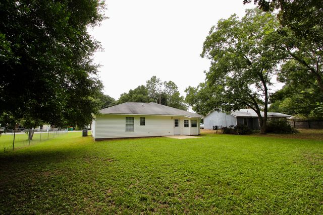 2895 Pansy Avenue, Crestview, FL 32539