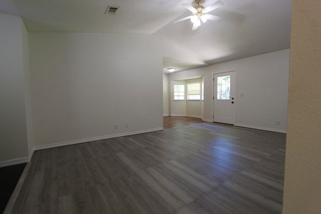 2895 Pansy Avenue, Crestview, FL 32539