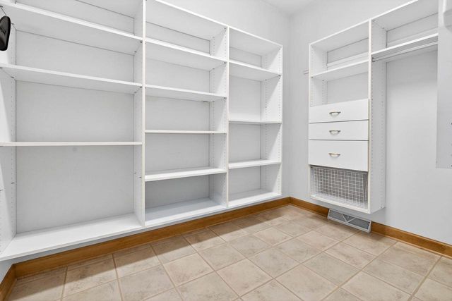 4351 N SUGAR MAPLE LANE, Appleton, WI 54913