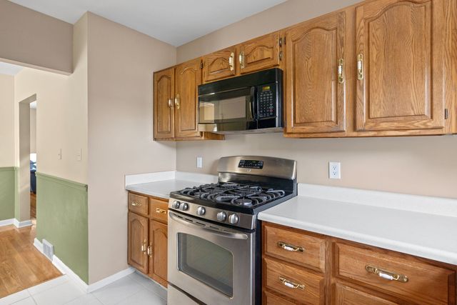 2123 32ND Street, Rock Island, IL 61201