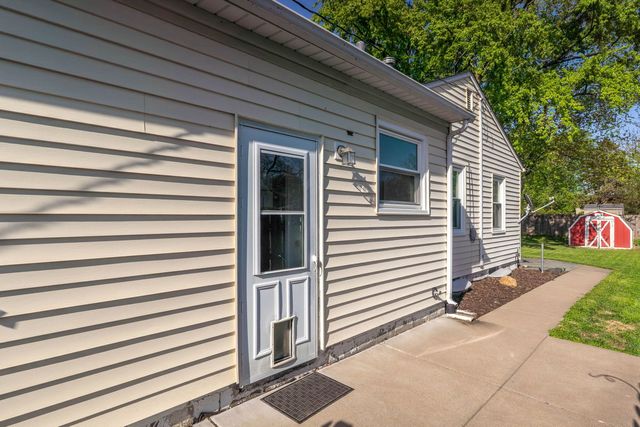 2123 32ND Street, Rock Island, IL 61201
