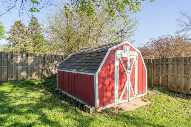 2123 32ND Street, Rock Island, IL 61201
