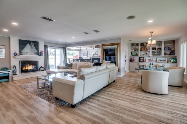 3211 Brookhaven Club Drive, Farmers Branch, TX 75234