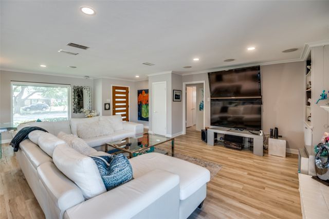 3211 Brookhaven Club Drive, Farmers Branch, TX 75234