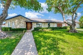 3211 Brookhaven Club Drive, Farmers Branch, TX 75234