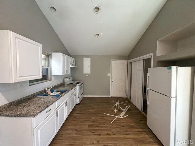 3974 Lada Avenue, Normandy, MO 63121