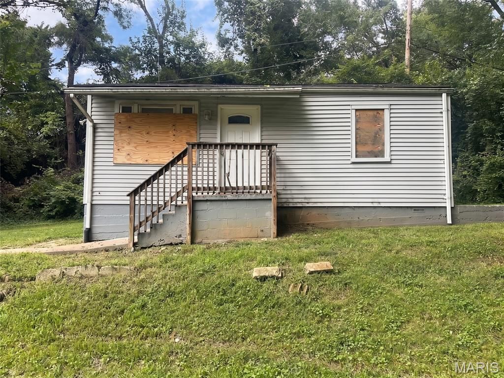 3974 Lada Avenue, Normandy, MO 63121