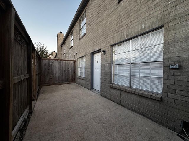 8247 Creekbend Drive 8247, Houston, TX 77071