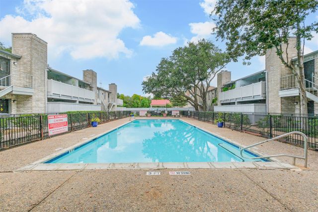 8247 Creekbend Drive 8247, Houston, TX 77071