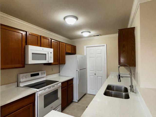 8247 Creekbend Drive 8247, Houston, TX 77071