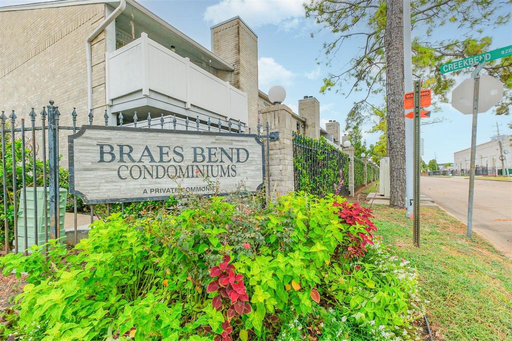 8247 Creekbend Drive 8247, Houston, TX 77071