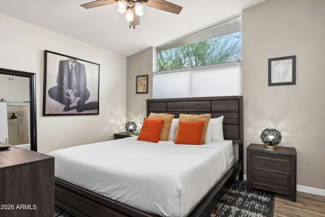 6917 E EARLL Drive, Scottsdale, AZ 85251