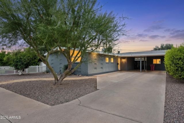 6917 E EARLL Drive, Scottsdale, AZ 85251