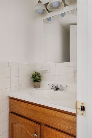 993 Massachusetts Ave 203, Arlington, MA 02476