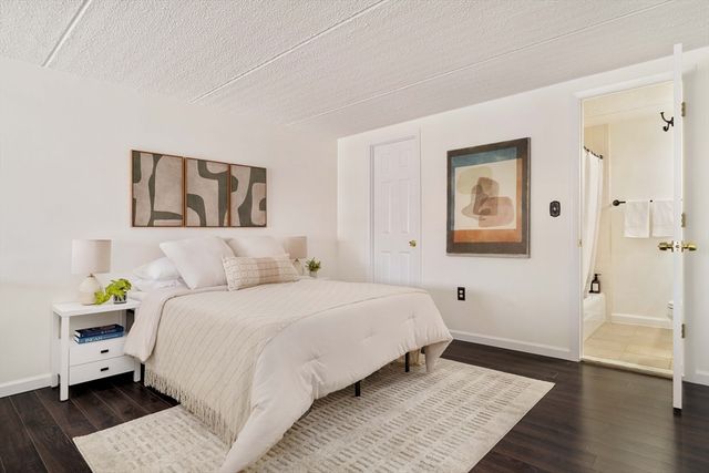 993 Massachusetts Ave 203, Arlington, MA 02476