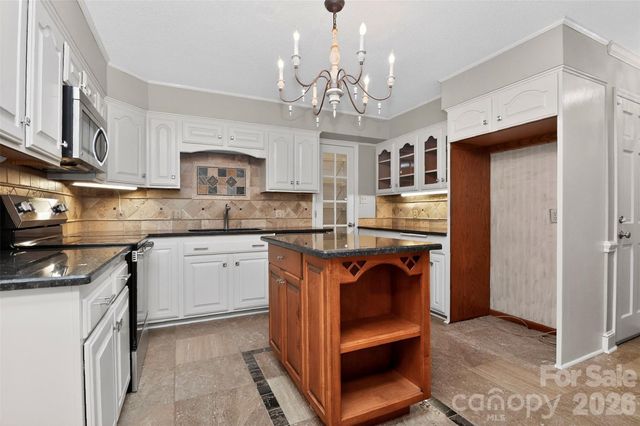 971 Stanley Lucia Road, Mount Holly, NC 28120