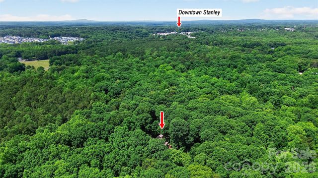971 Stanley Lucia Road, Mount Holly, NC 28120