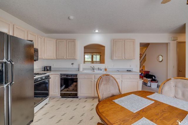 10223 Summerfield Road, Temperance, MI 48182