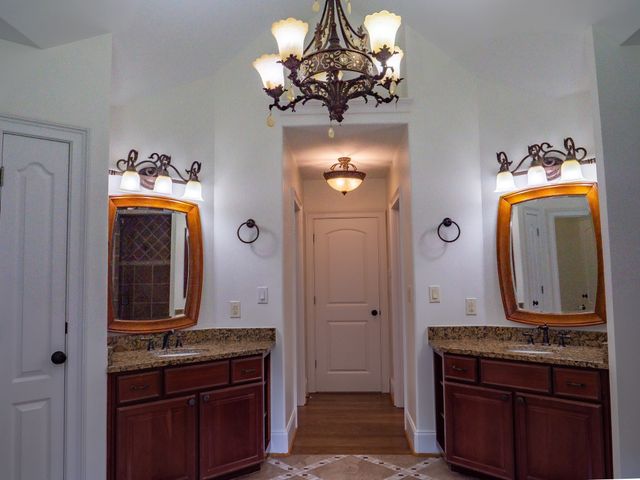 602 Westcrest Dr, Nashville, TN 37211