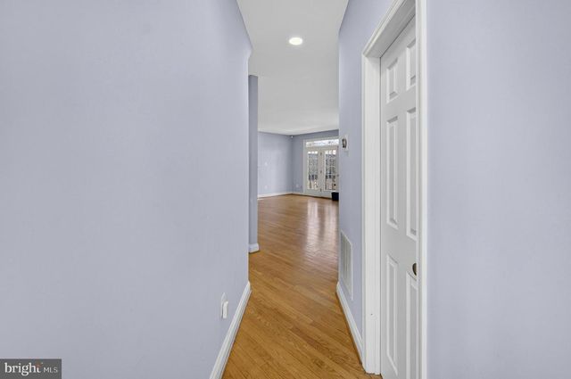 11913 HUNTERS LN, Rockville, MD 20852