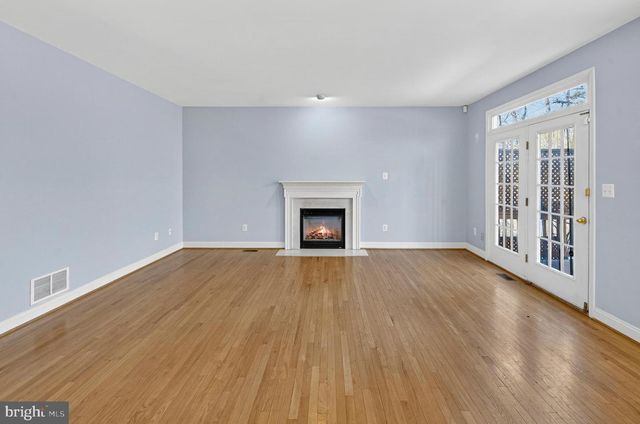 11913 HUNTERS LN, Rockville, MD 20852