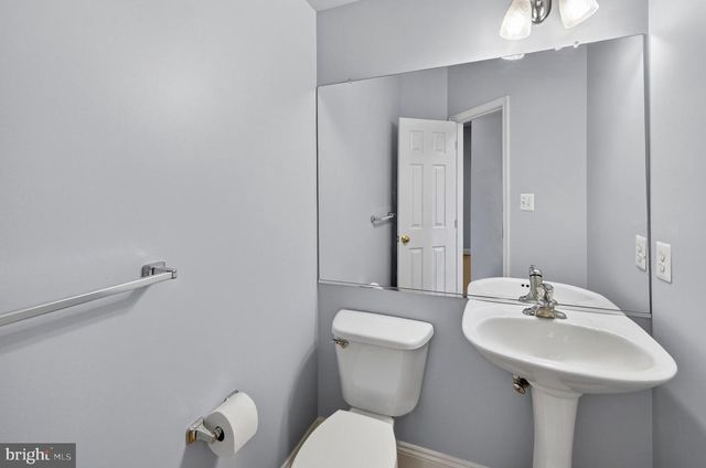 11913 HUNTERS LN, Rockville, MD 20852