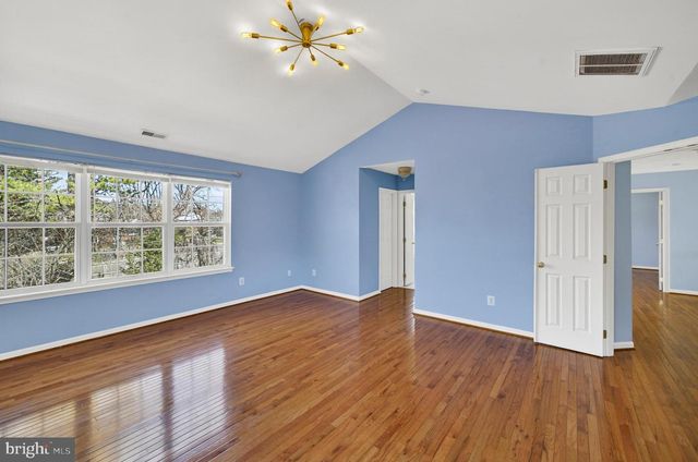 11913 HUNTERS LN, Rockville, MD 20852