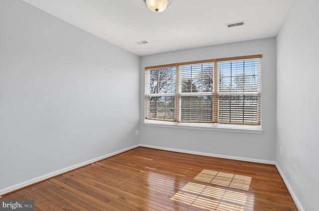 11913 HUNTERS LN, Rockville, MD 20852