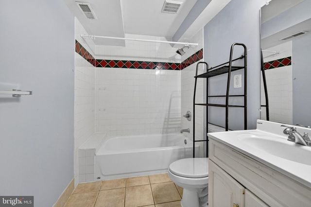 11913 HUNTERS LN, Rockville, MD 20852