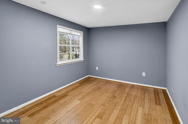 11913 HUNTERS LN, Rockville, MD 20852