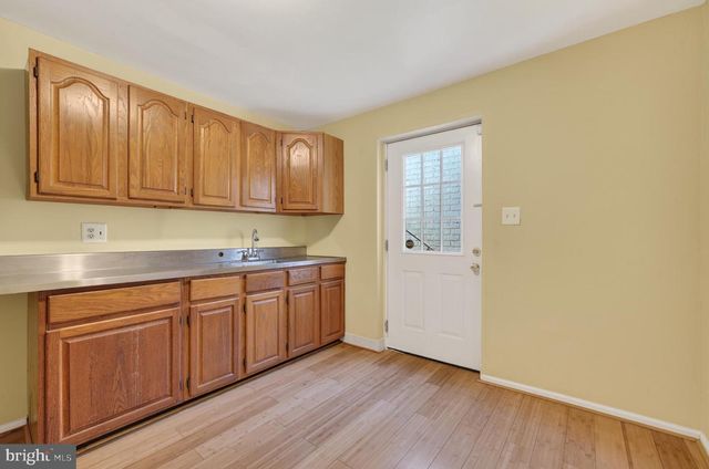 11913 HUNTERS LN, Rockville, MD 20852