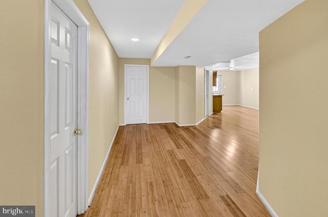 11913 HUNTERS LN, Rockville, MD 20852