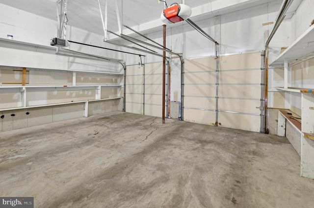 11913 HUNTERS LN, Rockville, MD 20852