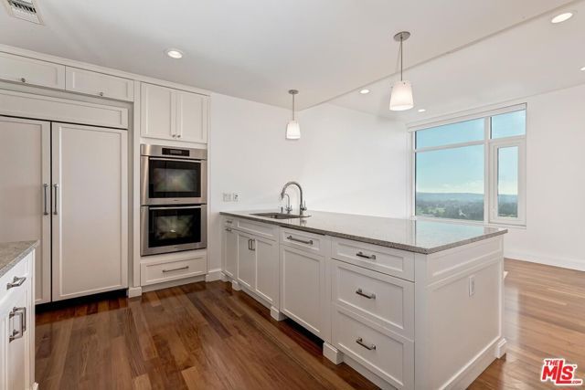 1 W Century Drive 21A, Los Angeles, CA 90067