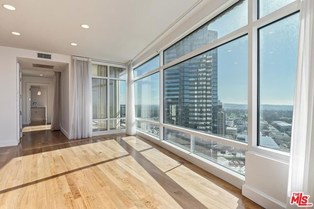 1 W Century Drive 21A, Los Angeles, CA 90067
