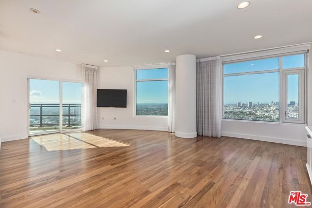 1 W Century Drive 21A, Los Angeles, CA 90067