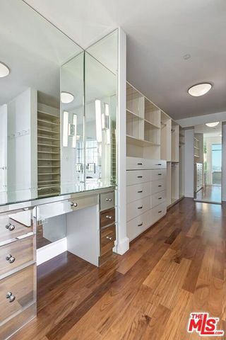 1 W Century Drive 21A, Los Angeles, CA 90067